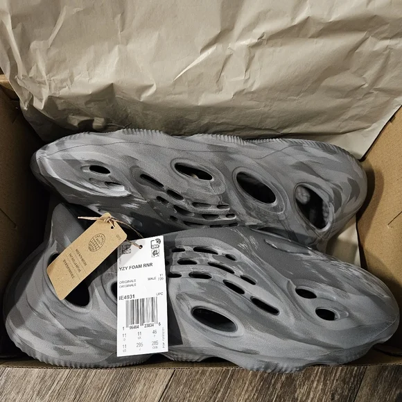 Yeezy | Shoes | Yeezy Foam Runner Mx Granite Size 1 Ie4931  display picture 3